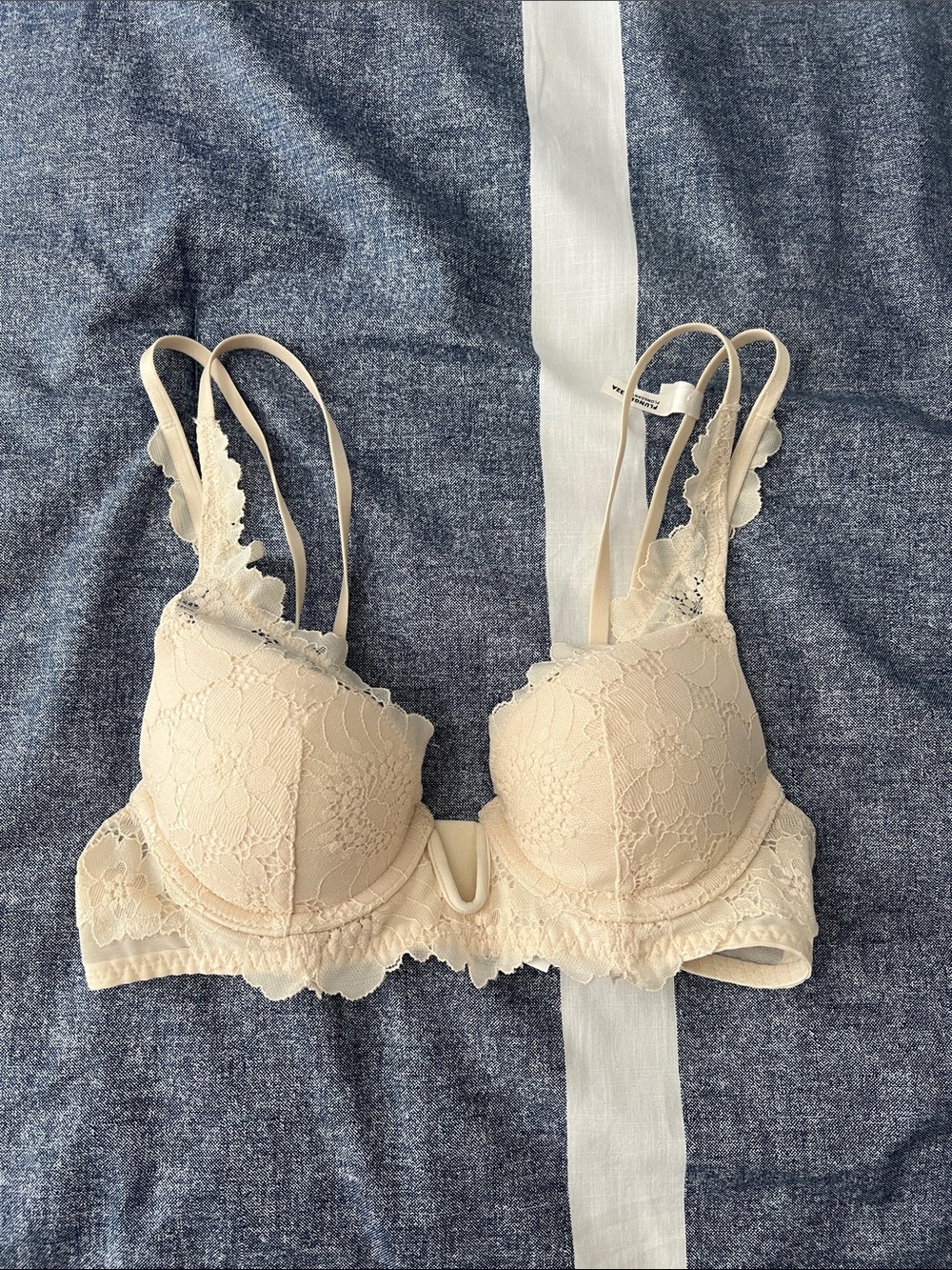 aerie Cream Lace Plunge Push-Up Bra with Scalloped Straps